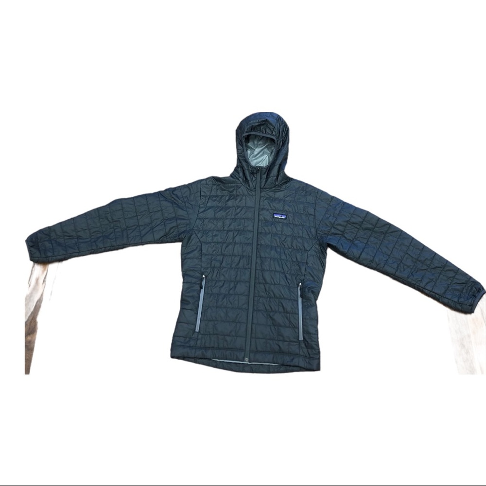 Men’s small Patagonia nano puff jacket. Excellent condition. Women’s Medium